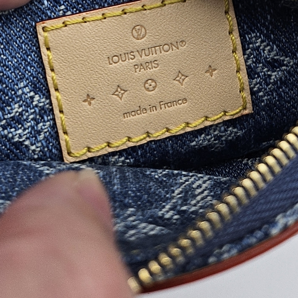 Brand new 2024 authentic Louis Vuitton denim remix key pouch - Picture 3 of 13